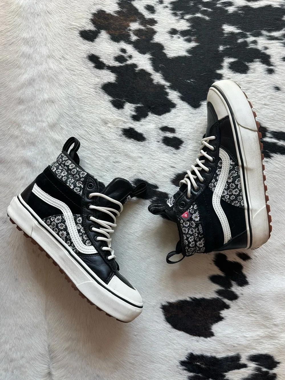 Vans Black & White Skate Hi MTE Primaloft High-Top Sneakers with Daisy Print